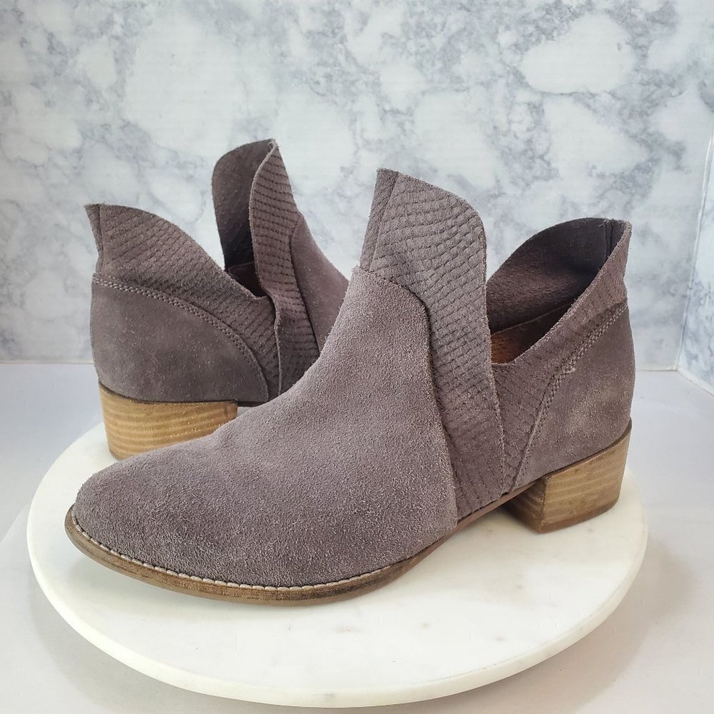 Seychelles Score‎ 7.5 Gray Suede Ankle Boots Booties 2" Block heel
